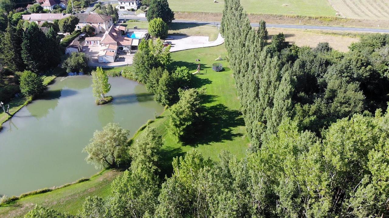 Le Domaine De L'Etang De Sandanet Issac 외부 사진